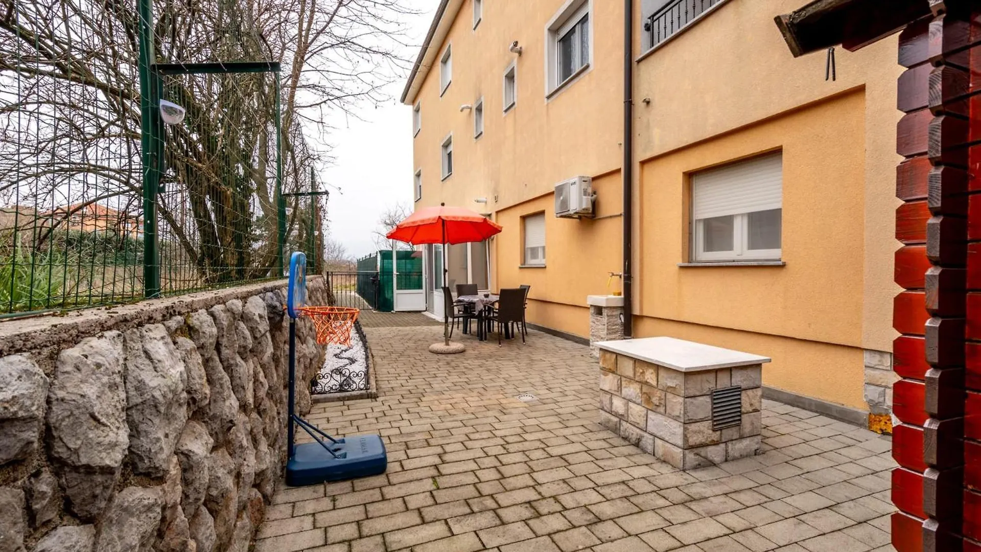 Apartment Apartman Lu Viskovo